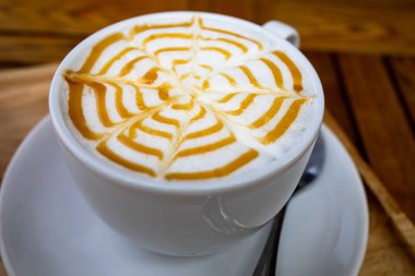 Masada karamel latte sanatı