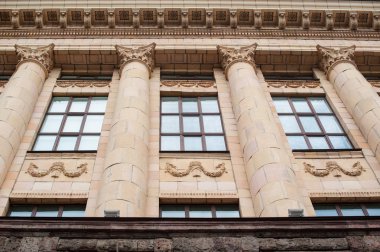 windows klasik tarzı ile bina antik mimari