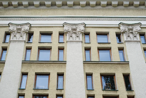 Architektur Pilaster Verbundstil, korinthische Säulen auf einem b — Stockfoto