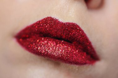 güzel kadın dudaklar kırmızı ruj makyaj