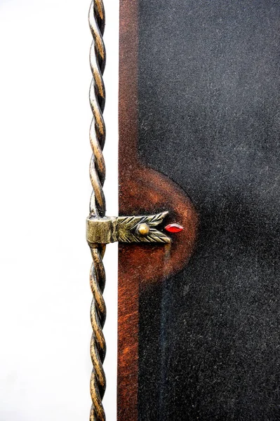Kované dveře prvek izolovaných na bílém pozadí — Stock fotografie