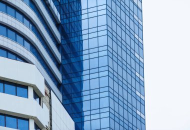 cam yüksek katlı ofis binası arka plan gökyüzü üzerinde