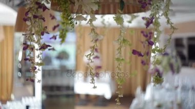 sofra ve düğün için çiçek demetleri dekor