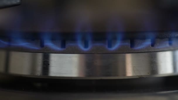 Gas burner. Concept of gas shortage — Stock Video