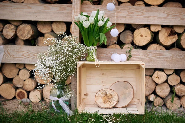 Hermosa decoración de boda para fotografiar en estilo rústico — Foto de Stock