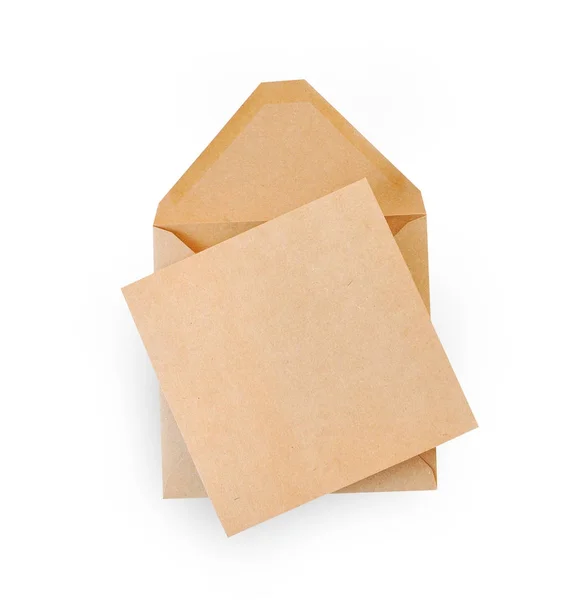 Documento de envelope kraft marrom mockup isolado em fundo branco, caminho de recorte incluído — Fotografia de Stock