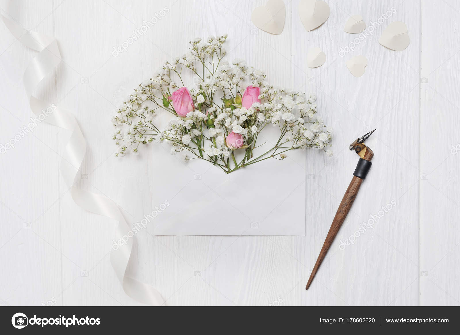 Download Mockup Letter with flowers and calligraphic pen greeting ...