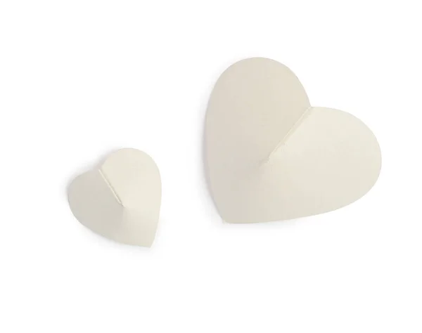Twee papier hartjes op geïsoleerde knipmasker op witte achtergrond, bovenste afbeelding voor Valentijnsdag of bruiloft bekijken — Stockfoto