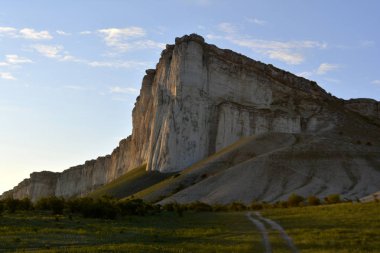 Beyaz taş Kırım '. Dağ manzarası. Seyahat. Açık