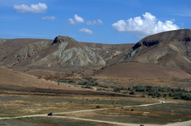 Kırım'da dağlık arazide. Dağ manzarası