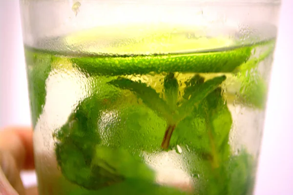 Limonade Mit Limette Und Minze Sommergetränk — Stockfoto