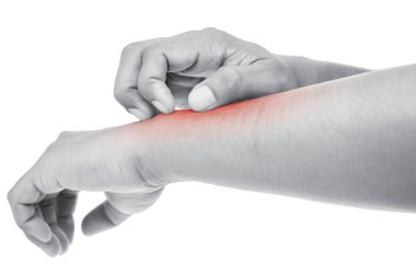 İnsanlar el ile kaşıntı çizik. kaşıntı