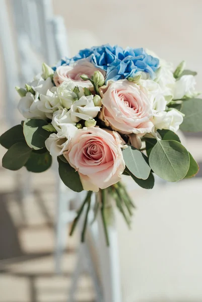 Bouquet Roses Blanches Roses Lisianthus Blanc Hortensias Bleues Pour Décorer — Photo