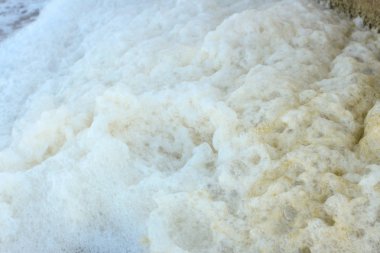 Filtrasyon planından kaynaklanan yağ ve kimyasalların neden olduğu su kirliliği