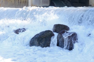 Küçük yapay su su arıtma planlanmış düşmek. Su co