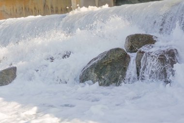 Küçük yapay su su arıtma planlanmış düşmek. Su co