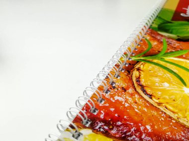 günlük ya da defter bir günlük herhangi bir yüzey, renkli kapağında yer