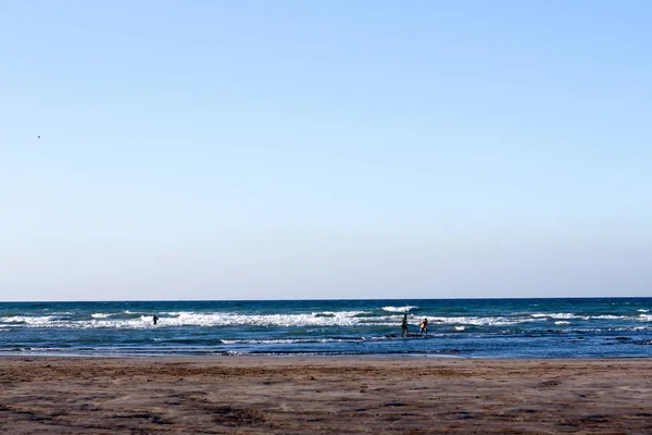 日落和海滩空热带海滩背景。地平线与 s — 图库照片