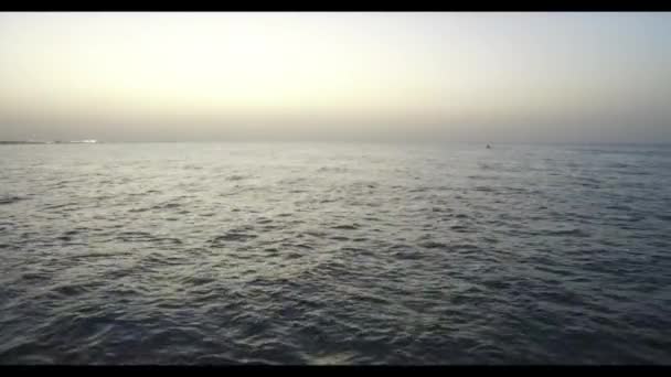 Havet Vågor Looping Video Dragen Vacker Scen Med Den Nedgående — Stockvideo