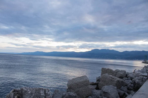 Rijeka Hırvatistan Eski Limanından Inanılmaz Deniz Gökyüzü Manzarası — Stok fotoğraf