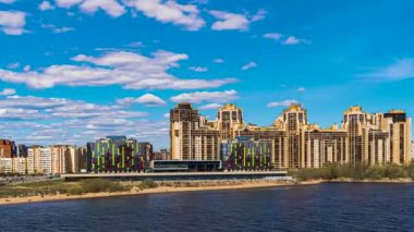 Rusya, Saint Petersburg, Mayıs-6, 2020: Finlandiya Körfezi 'ndeki yerleşim kompleksi 