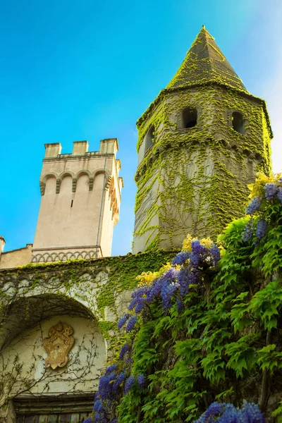 Detalhe da Villa Cimbrone em Ravello, na Costa Amalfitana. O conceito de turismo e cultura. Itália — Fotografia de Stock