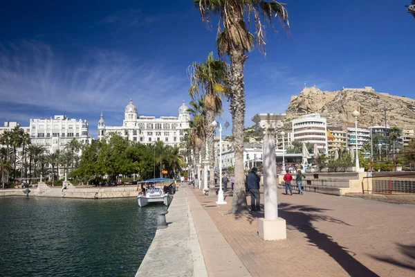 Alicante Prowincja Alicante Hiszpania Listopada 2018 Promenada Marina Pięknymi Budynkami — Zdjęcie stockowe