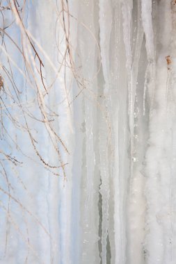 buz sarkıtları beyaz arka plan