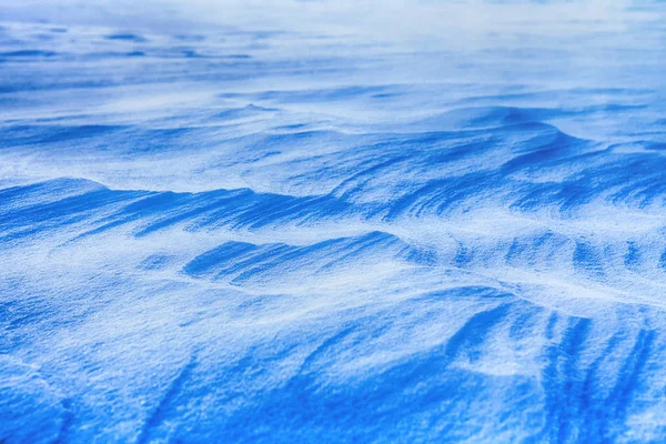 Besneeuwde eindeloze heuvels — Stockfoto