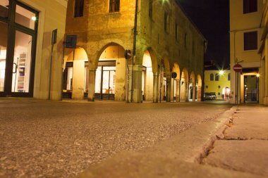 gece Treviso sokak