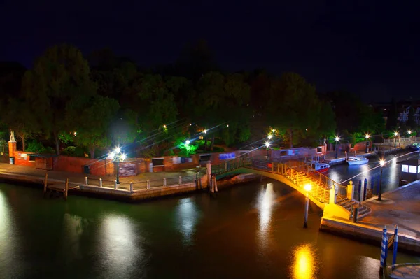 Bridge of Venice in the night — Stock Photo, Image