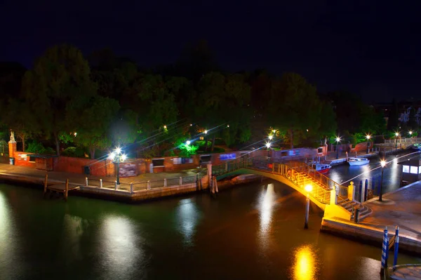 夜のヴェネツィアの橋 — ストック写真