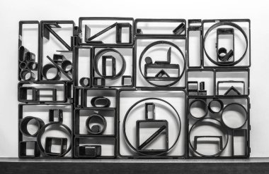 soyut kompozisyon metal parçalar tarafından yapılan