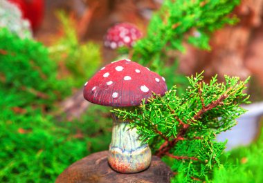  masal Noel ağacı gibi yakın kırmızı yapay mantar