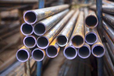 yuvarlak kasalı endüstriyel metal borular