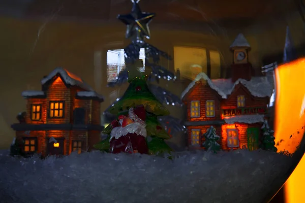 Kerstmis Miniatuur Met Huizen Sparren Kunstmatige Sneeuw — Stockfoto