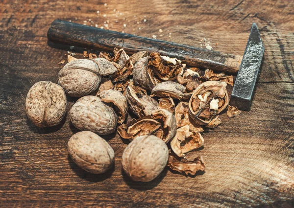 Walnuts Broken Shells Rustic Wooden Background — Stock Photo, Image