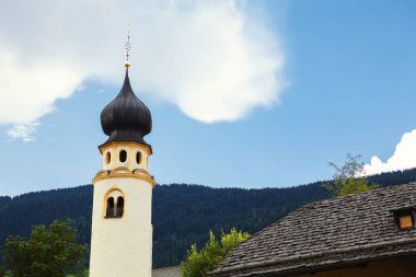 Kilisenin geleneksel kubbe