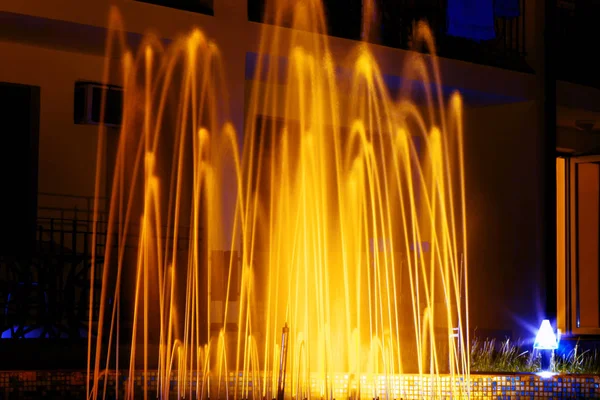 Orange Water Fountain — Stock Photo, Image