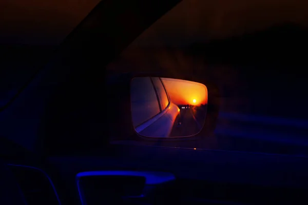 Vista Crepúsculo Espelho Lateral Carro — Fotografia de Stock