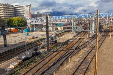 Tren Kavşağı'nda Dijon şehir üzerinden 