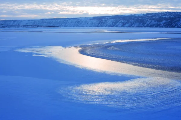 Belo Lago Coberto Gelo Inverno — Fotografia de Stock