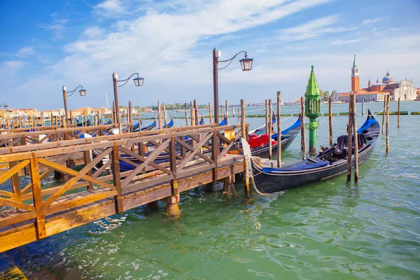 Amarradero Madera Góndolas Turísticas Venecia — Foto de Stock