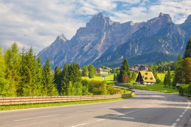 İtalyan otoyol ve dağlar