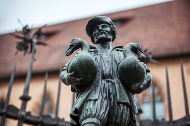 Nuremberg 'deki Ünlü Kaz Adam Çeşmesi 