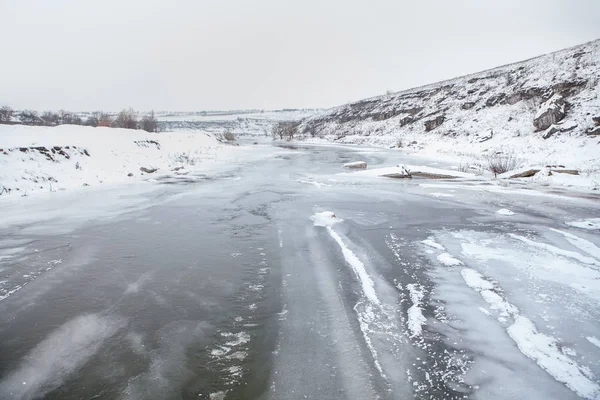 Зимний Пейзаж Льдом Реке — стоковое фото