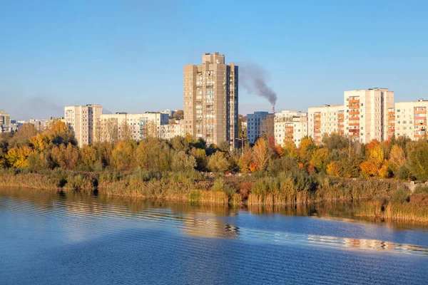 Вид Місто Берег Озера — стокове фото