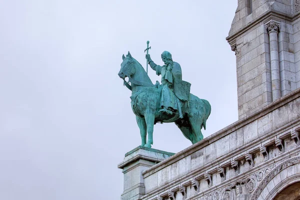 Pomnik Średniowiecznego Rycerza Szczycie Katedry Sacre Coeur — Zdjęcie stockowe