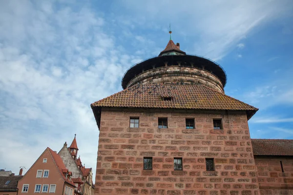 Architettura Della Città Medievale Con Tetto Piastrellato Rosso — Foto Stock