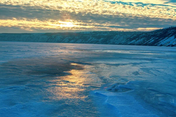 美しい夕日と冬の風景 — ストック写真